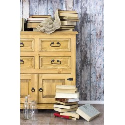 woskowana komoda z drewna