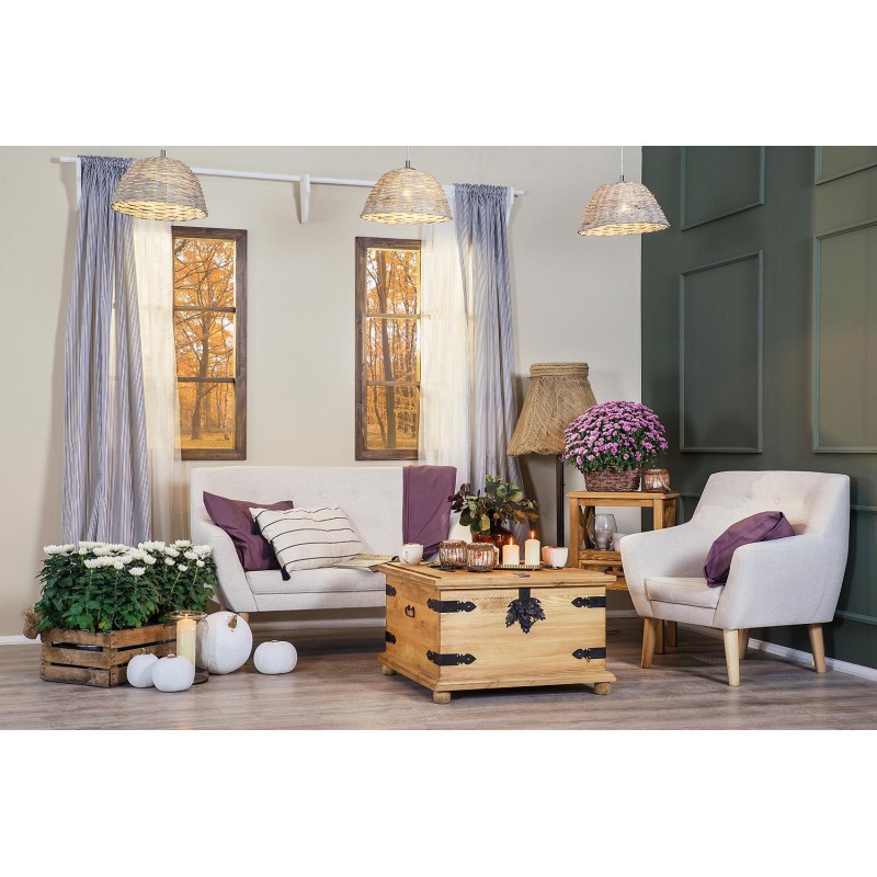 woskowany drewniany kufer do salonu