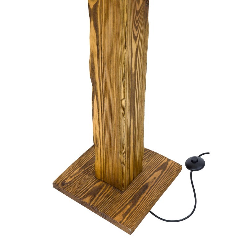 lampa podłogowa drewniana