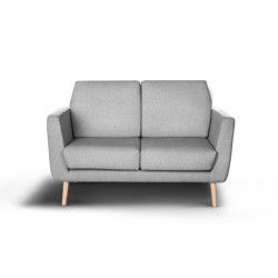 szara tapicerowana sofa
