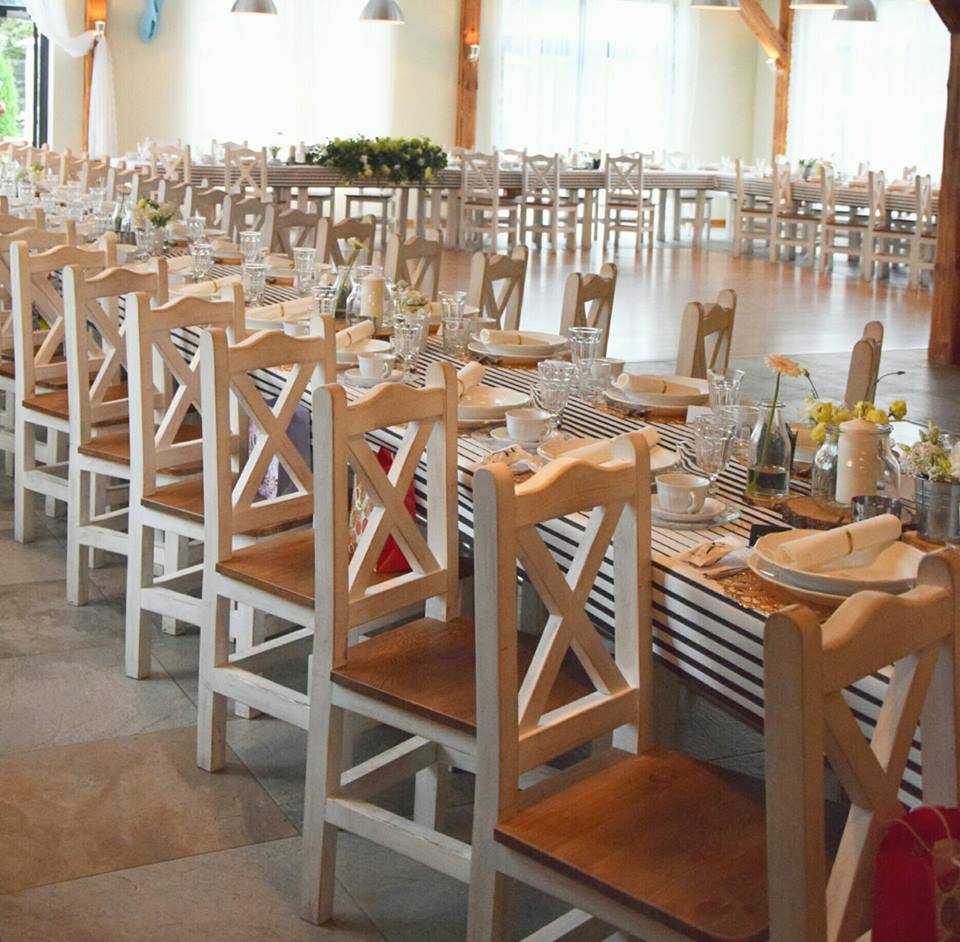 komplet-mebli-drewnianych-restauracja