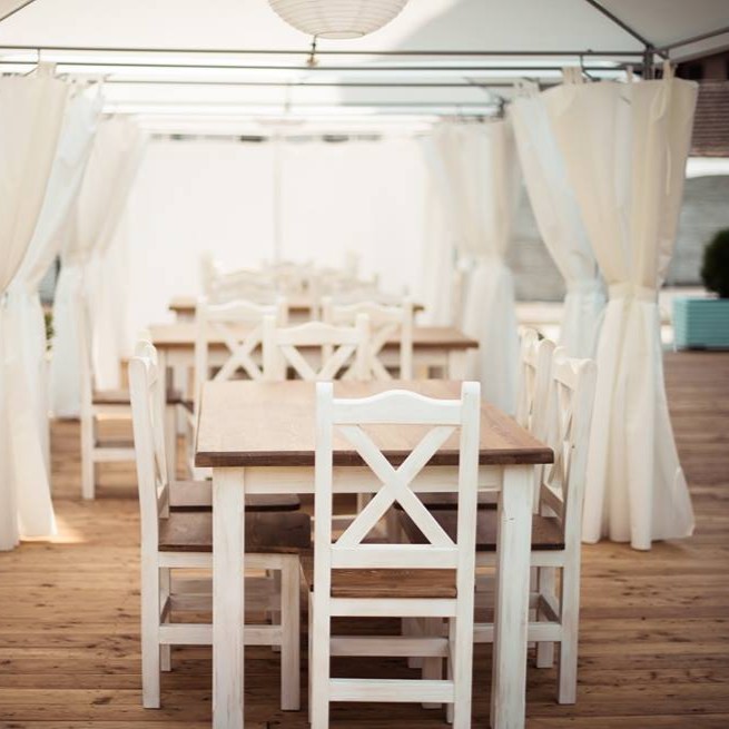 krzesla-woskowane-do-restauracji