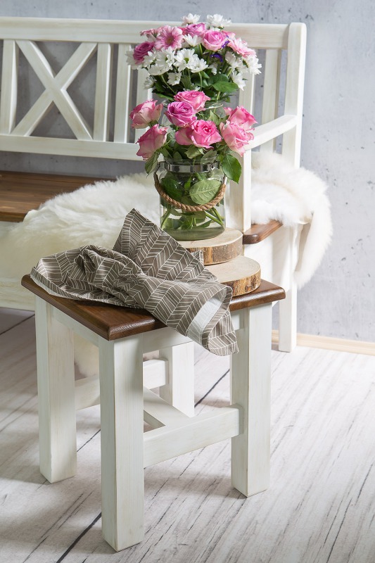 taboret drewniany do kuchni