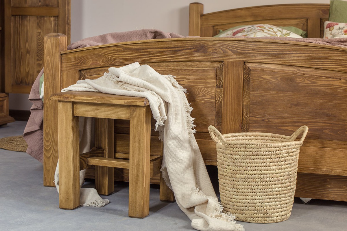 taboret drewniany woskowany